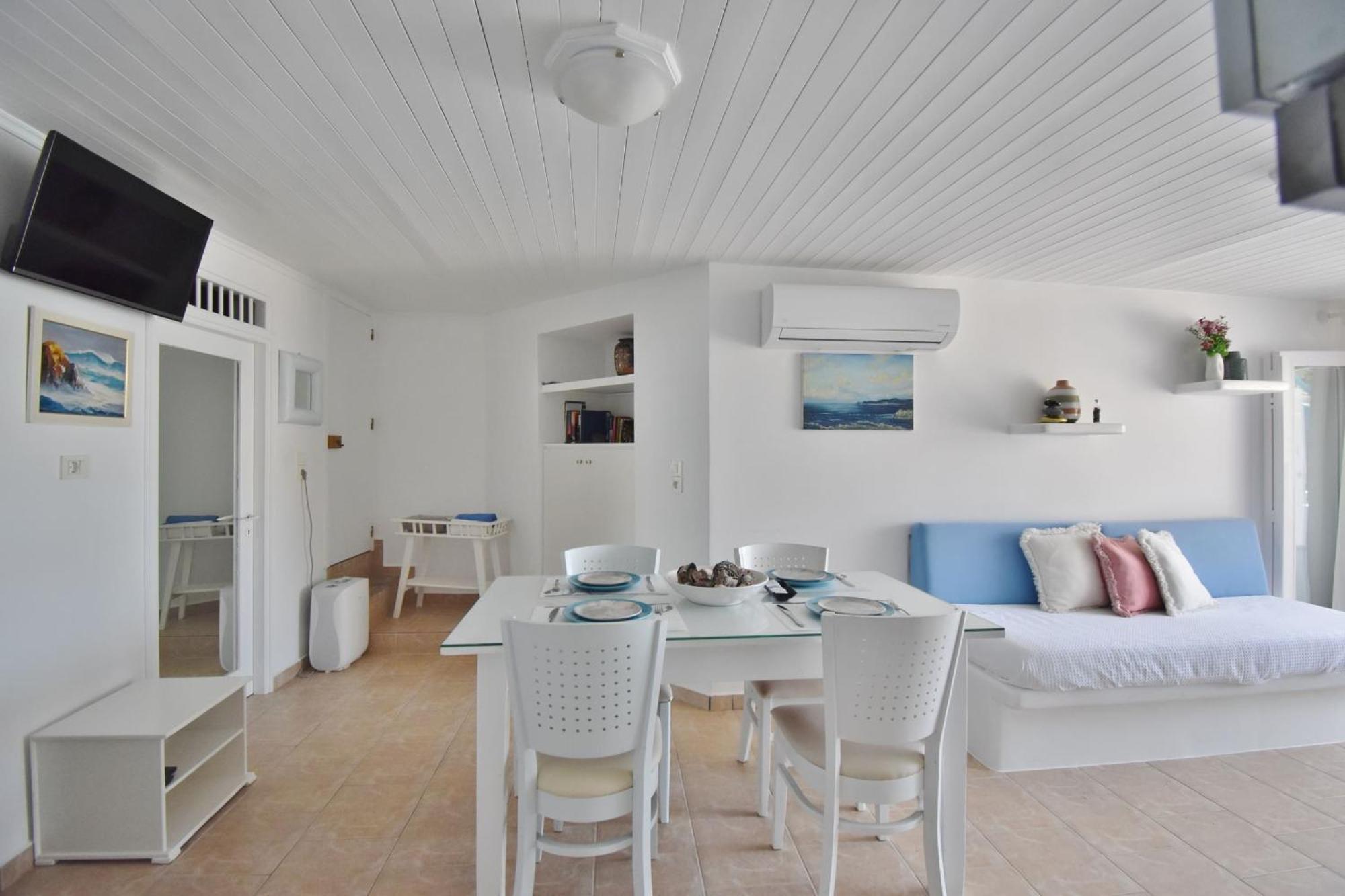 Blue Mare Apartments On The Beach Firopotamos 객실 사진
