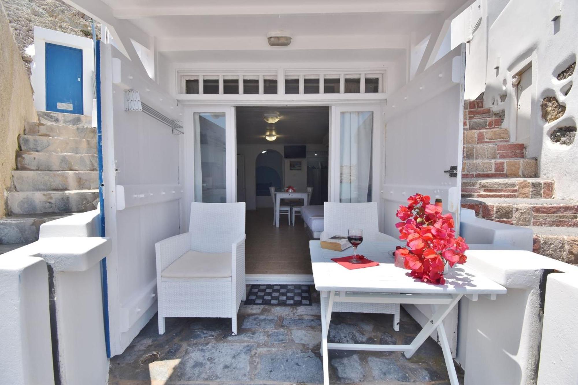 Blue Mare Apartments On The Beach Firopotamos 객실 사진
