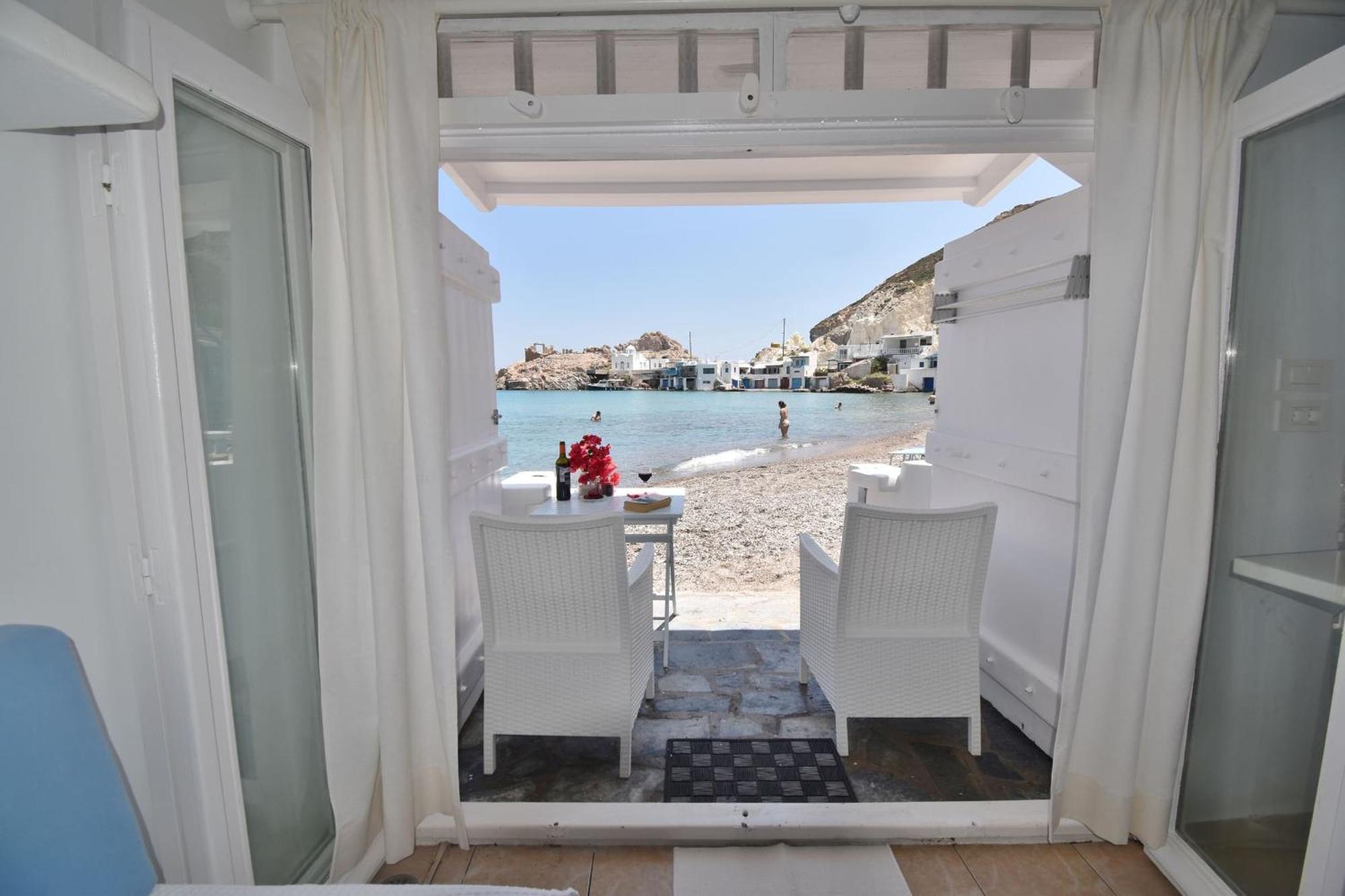 Blue Mare Apartments On The Beach Firopotamos 객실 사진