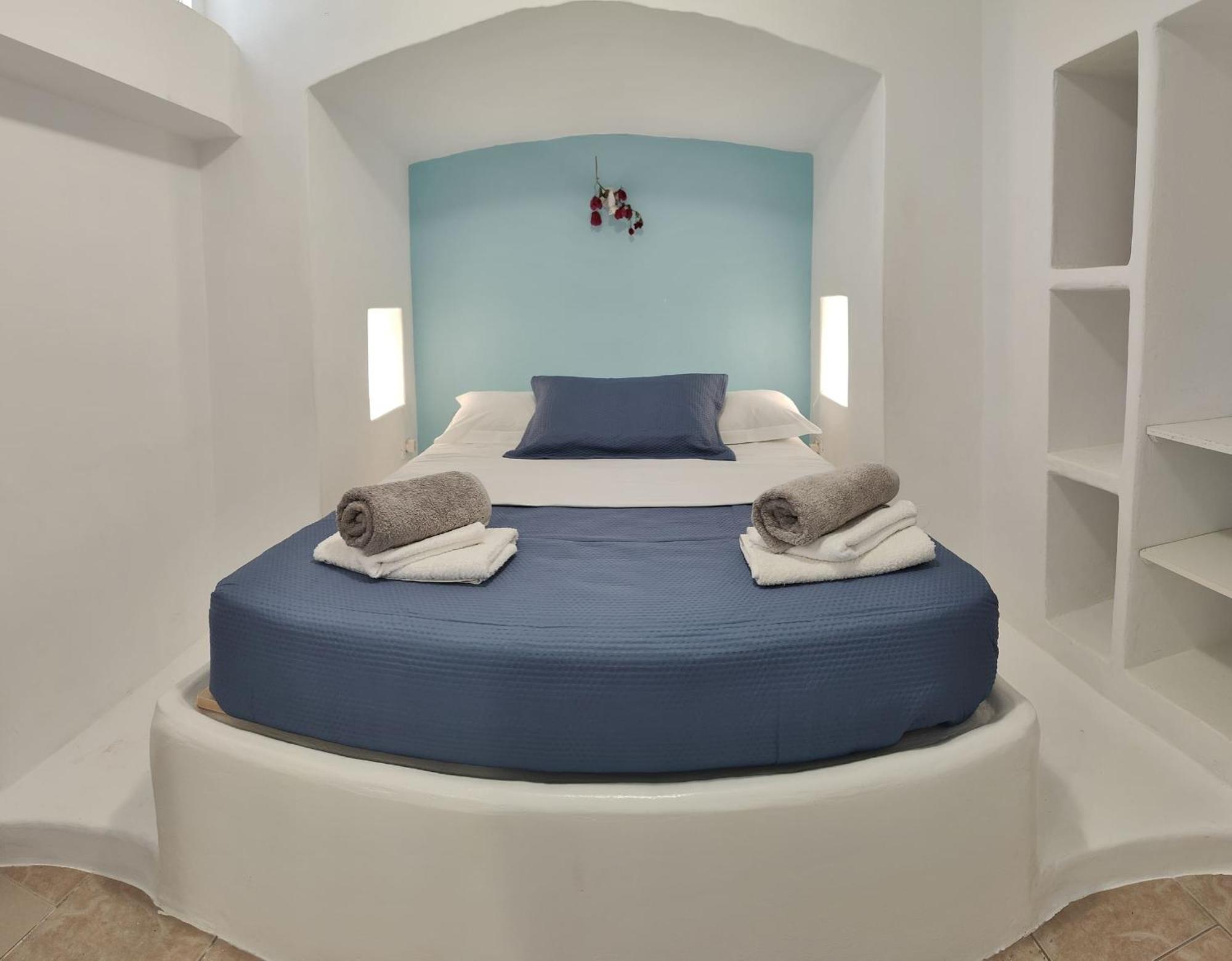 Blue Mare Apartments On The Beach Firopotamos 객실 사진
