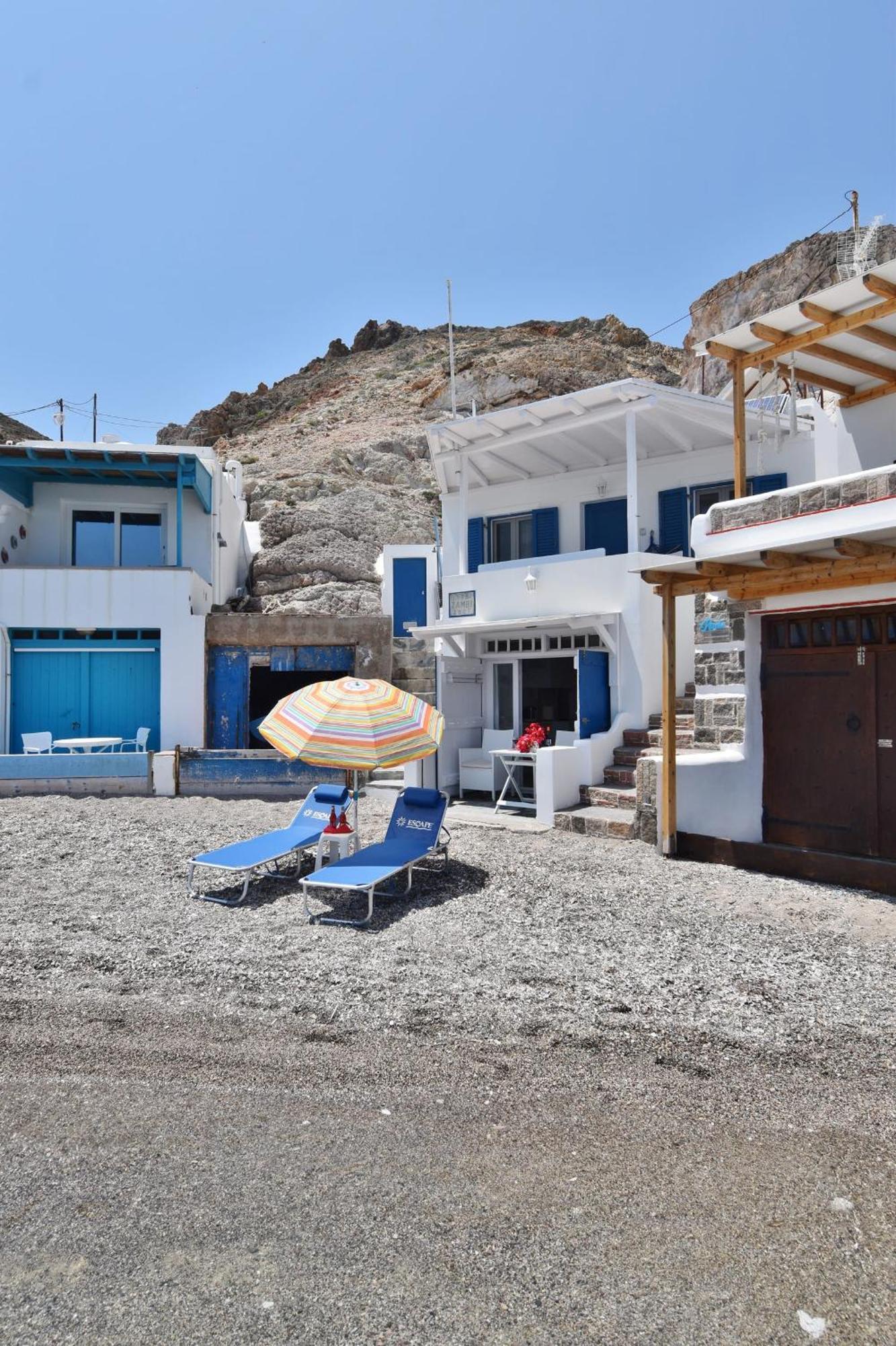 Blue Mare Apartments On The Beach Firopotamos 객실 사진