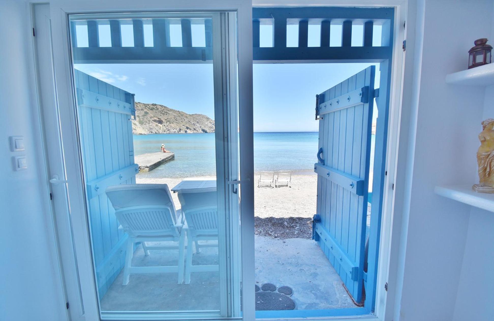 Blue Mare Apartments On The Beach Firopotamos 객실 사진